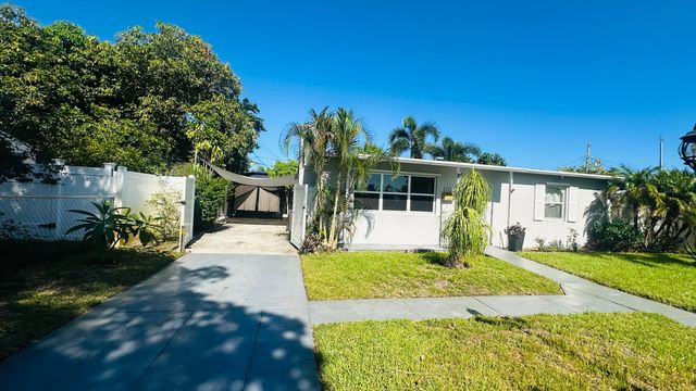 6710 Forest Court, West Palm Beach, FL 33405