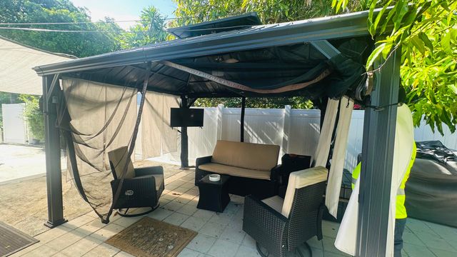 6710 Forest Court, West Palm Beach, FL 33405