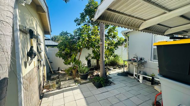 6710 Forest Court, West Palm Beach, FL 33405