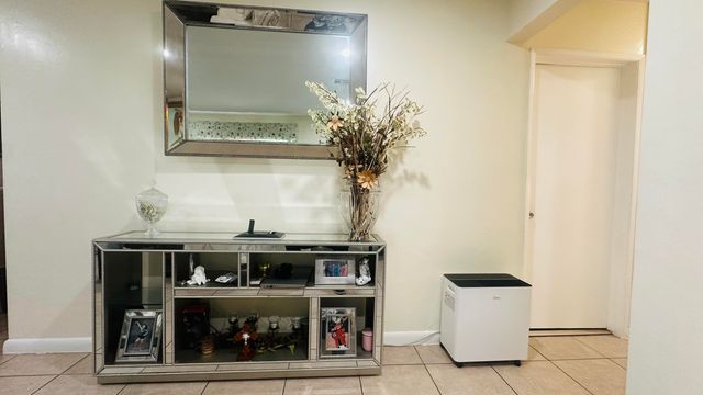 6710 Forest Court, West Palm Beach, FL 33405