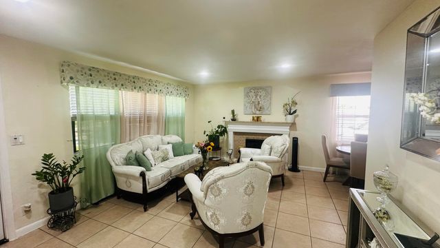 6710 Forest Court, West Palm Beach, FL 33405
