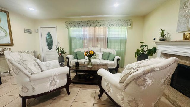 6710 Forest Court, West Palm Beach, FL 33405