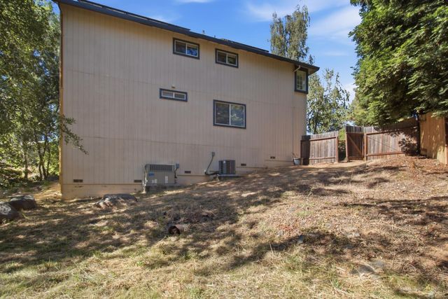 11745 Del Paso Ct, Auburn, CA 95602