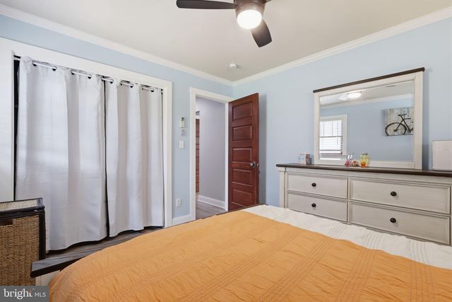 126 W MAPLE AVE, Morrisville, PA 19067