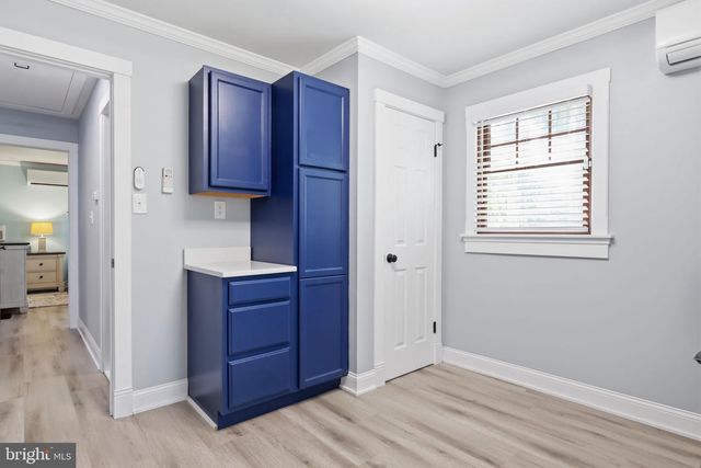 126 W MAPLE AVE, Morrisville, PA 19067