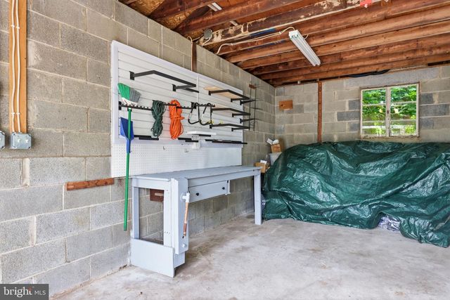 126 W MAPLE AVE, Morrisville, PA 19067
