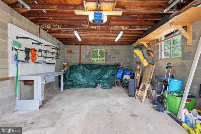 126 W MAPLE AVE, Morrisville, PA 19067