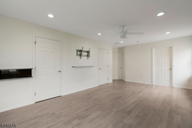 450 Vanderveer Rd, Bridgewater Twp., NJ 08807