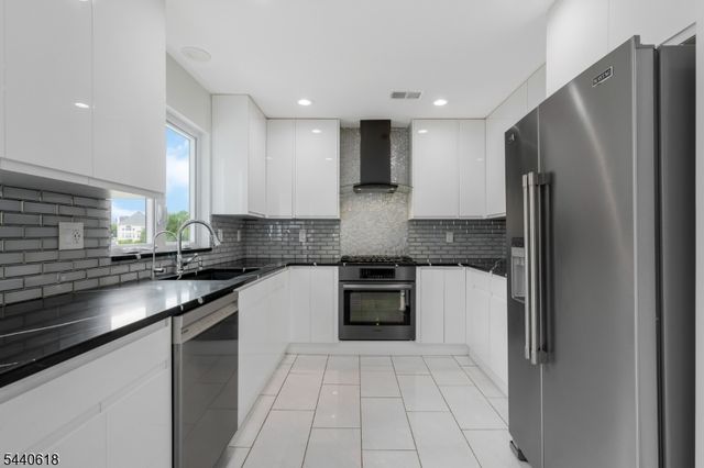 450 Vanderveer Rd, Bridgewater Twp., NJ 08807