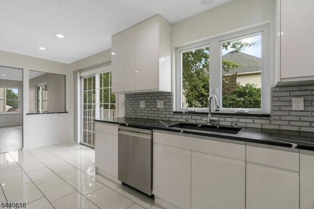 450 Vanderveer Rd, Bridgewater Twp., NJ 08807
