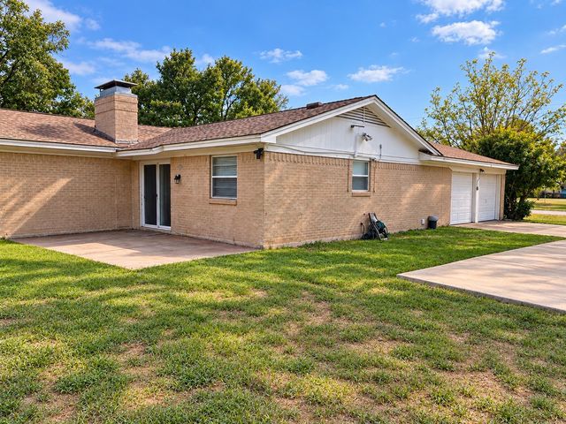 3001 S Murco Drive, Mineral Wells, TX 76067