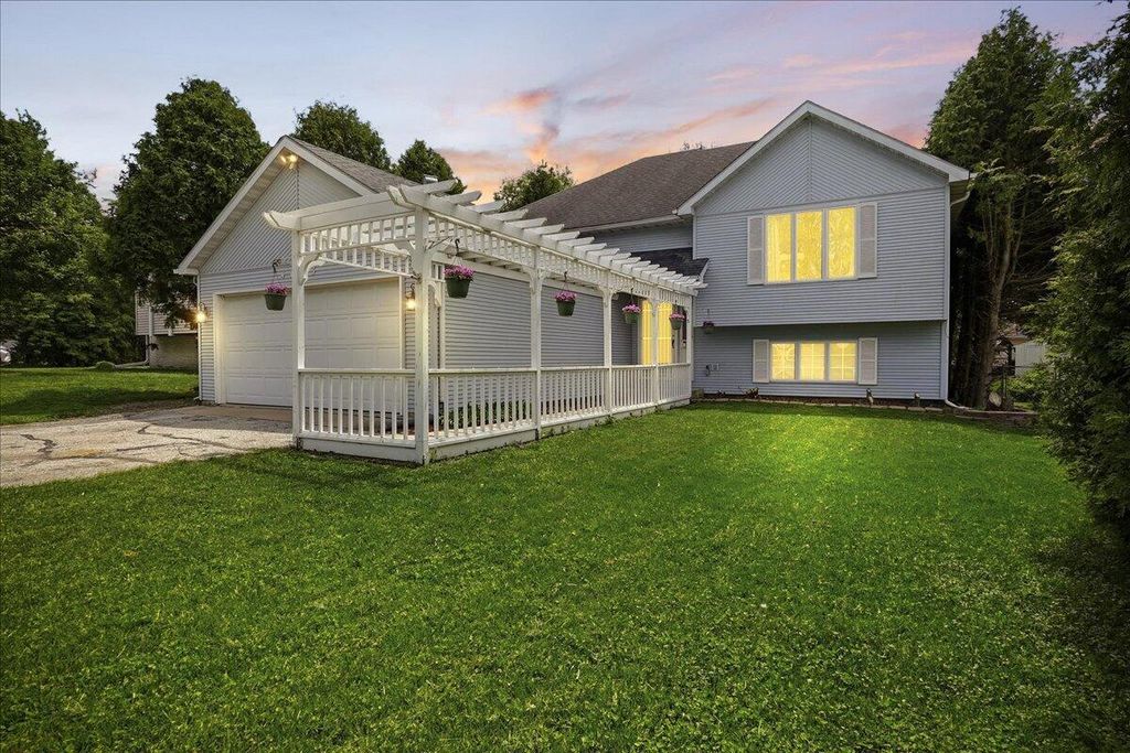 4083 Westover Drive, Crown Point, IN 46307
