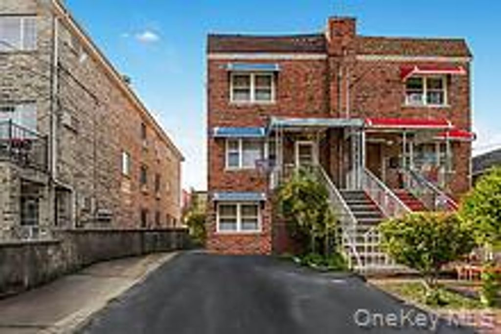 2937 Laconia Avenue, Bronx, NY 10469 — exterior