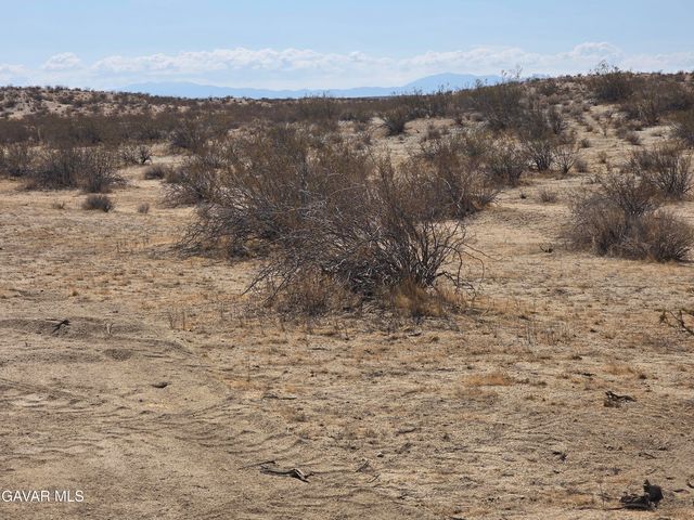 E Vic E Ave B8 215 Ste, High Vista, CA 93535