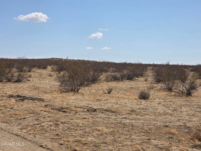 E Vic E Ave B8 215 Ste, High Vista, CA 93535