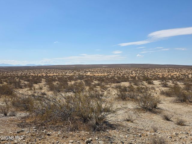 E Vic E Ave B8 215 Ste, High Vista, CA 93535