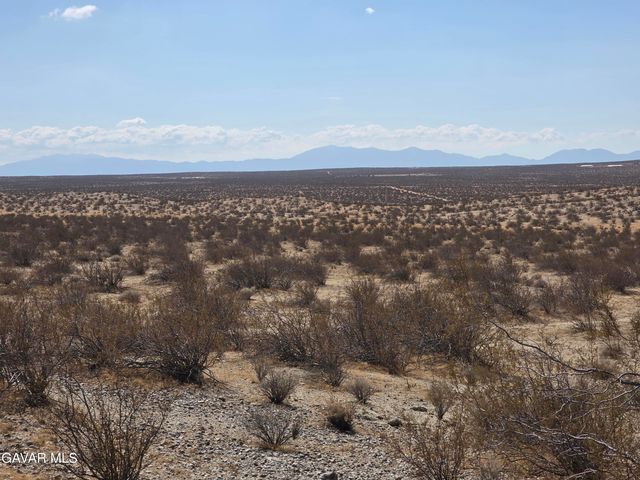 E Vic E Ave B8 215 Ste, High Vista, CA 93535