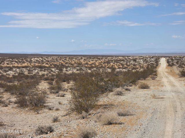 E Vic E Ave B8 215 Ste, High Vista, CA 93535