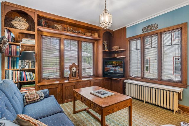 4904 Thomas Avenue S, Minneapolis, MN 55410