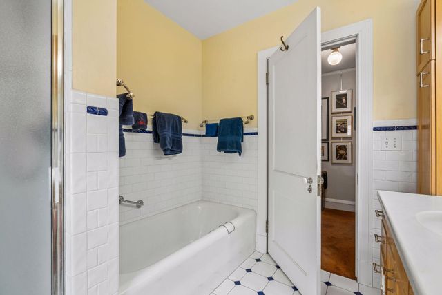 4904 Thomas Avenue S, Minneapolis, MN 55410