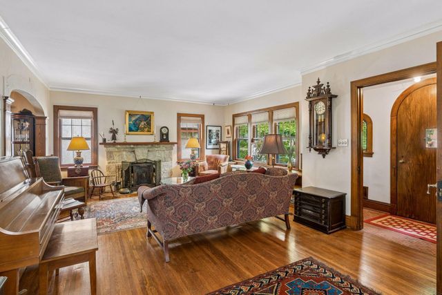 4904 Thomas Avenue S, Minneapolis, MN 55410