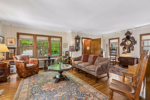 4904 Thomas Avenue S, Minneapolis, MN 55410