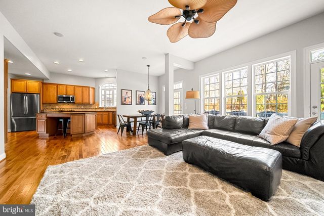 43837 RIVERPOINT DR, Leesburg, VA 20176