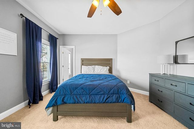 43837 RIVERPOINT DR, Leesburg, VA 20176