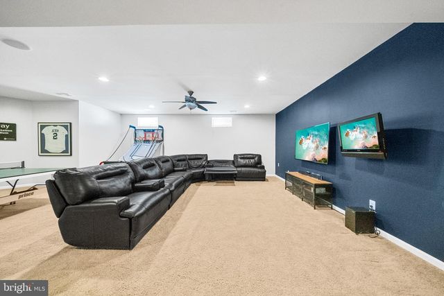 43837 RIVERPOINT DR, Leesburg, VA 20176