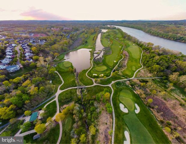 43837 RIVERPOINT DR, Leesburg, VA 20176