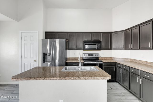 3233 W HUNTINGTON Drive, Phoenix, AZ 85041