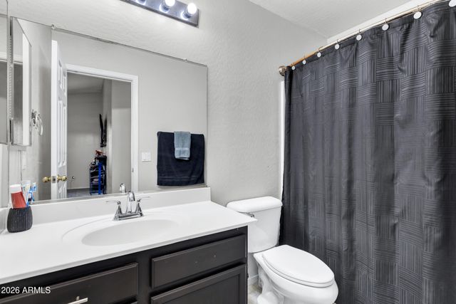 3233 W HUNTINGTON Drive, Phoenix, AZ 85041