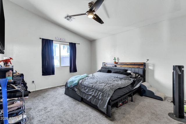 3233 W HUNTINGTON Drive, Phoenix, AZ 85041