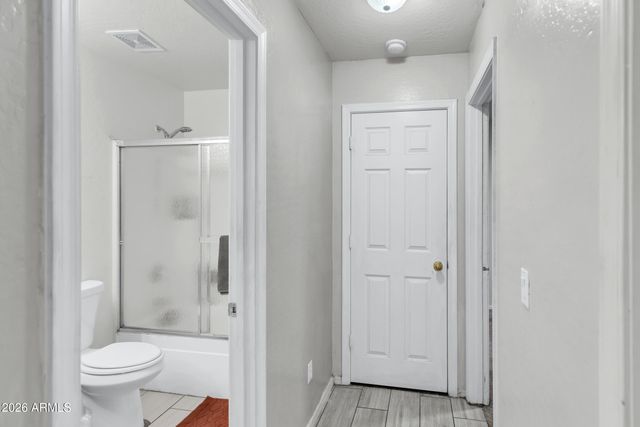 3233 W HUNTINGTON Drive, Phoenix, AZ 85041