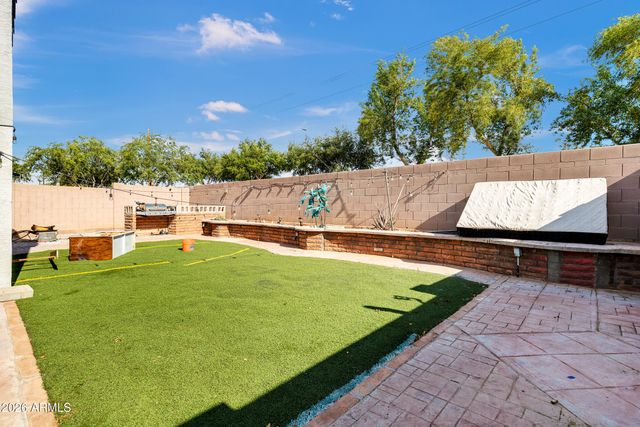 3233 W HUNTINGTON Drive, Phoenix, AZ 85041