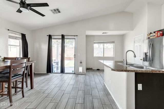 3233 W HUNTINGTON Drive, Phoenix, AZ 85041