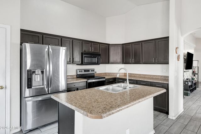 3233 W HUNTINGTON Drive, Phoenix, AZ 85041