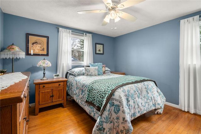 109 hawksley Avenue, Warwick, RI 02889