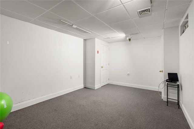 109 hawksley Avenue, Warwick, RI 02889