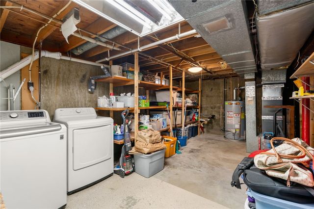 109 hawksley Avenue, Warwick, RI 02889