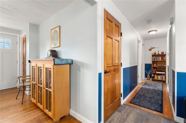 109 hawksley Avenue, Warwick, RI 02889