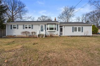 109 hawksley Avenue, Warwick, RI 02889
