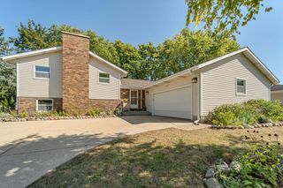 1041 Bluebird LANE, Union Grove, WI 53182