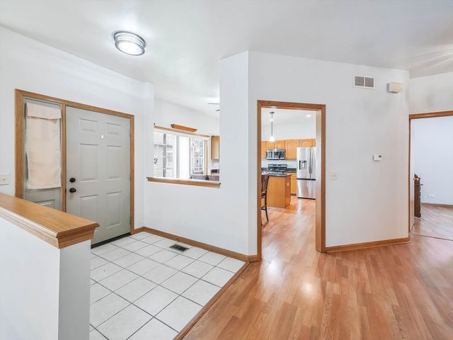 1321 Dancing Bear Lane, Elgin, IL 60120