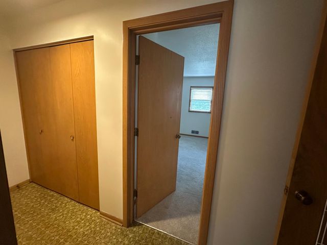 430 11th Avenue NW, New Brighton, MN 55112