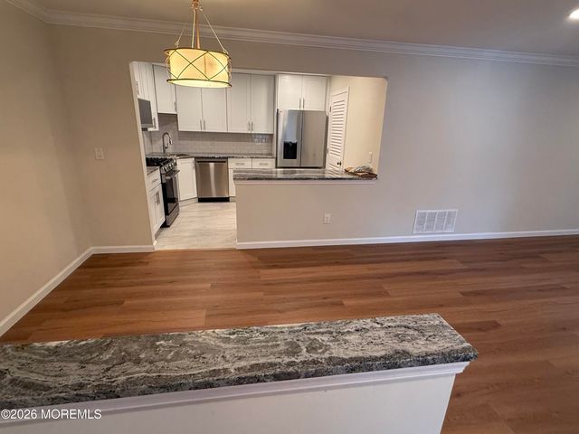 709 Zlotkin Circle 6, Freehold, NJ 07728
