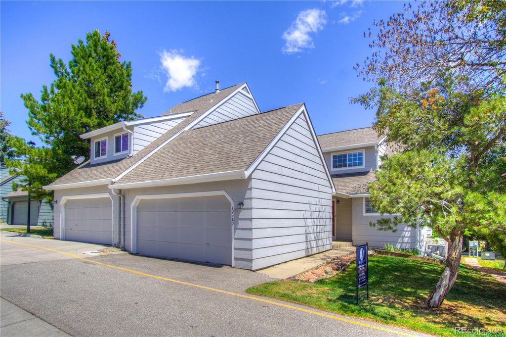 Image 2 of property listing at 10385 Red Mountain, Littleton, CO 80127