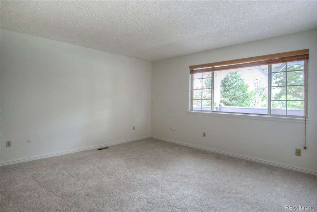 Image 14 of property listing at 10385 Red Mountain, Littleton, CO 80127