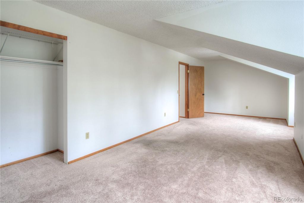 Image 26 of property listing at 10385 Red Mountain, Littleton, CO 80127