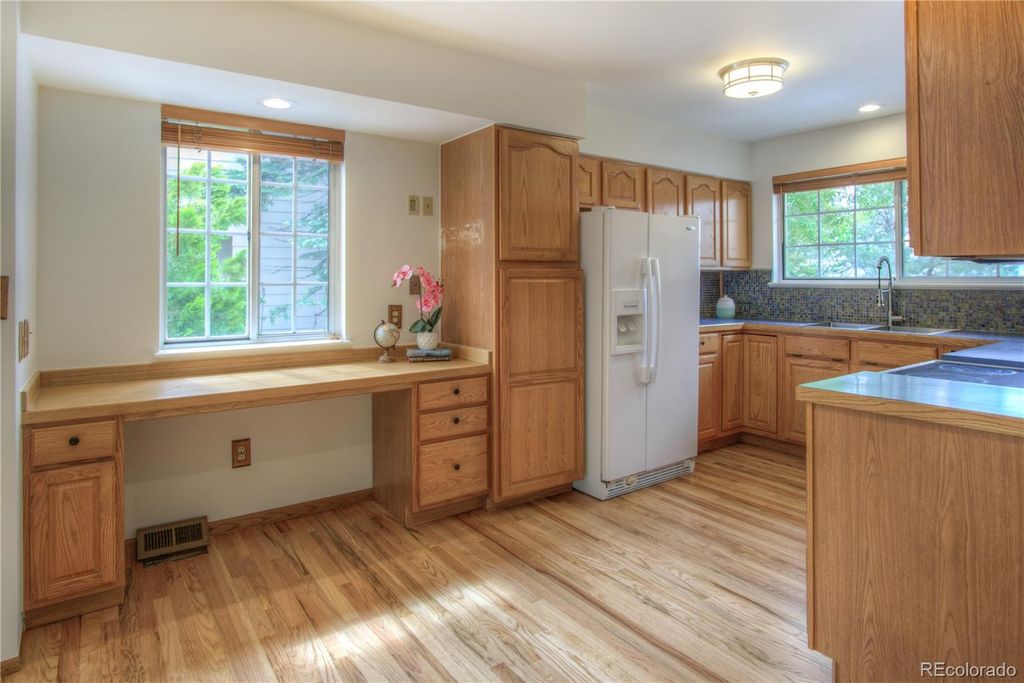 Image 9 of property listing at 10385 Red Mountain, Littleton, CO 80127